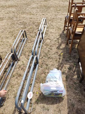 Lot 549 - 3 x Gate throw over catches
