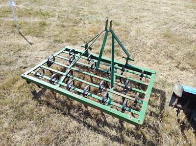 Lot 722 - Small spring tine cultivator