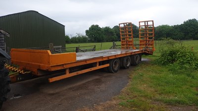 Lot 477 - 27ft Chiefian triaxel plant trailer on airbrakes