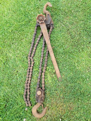 Lot 492 - 3-Ton Yale pull lift