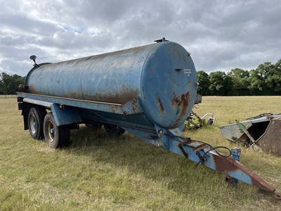Lot 716 - G T Bunning tandem axle 300 gallon tank