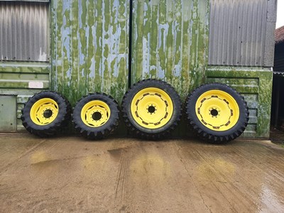 Lot 628 - Adjustable Row crop wheels 380/90 R46 - rear 8...