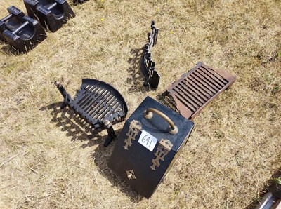 Lot 641 - Fire grates & coal scuttle