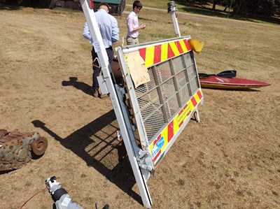 Lot 659 - 12v Del Slim Jim tail lift