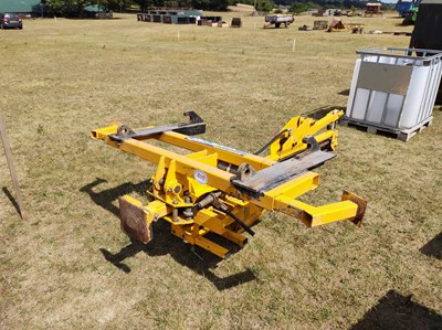 Lot 410 - Shelbourne Reynolds Post Knocker (Trailer or...