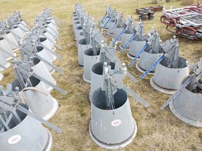 Lot 432 - 10 Metal Dump Feeders