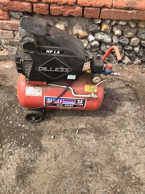 Lot 327 - 25l Sealey 1.5HP oil-less compressor