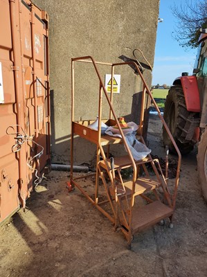 Lot 17 - Wheeled Workshop Steps