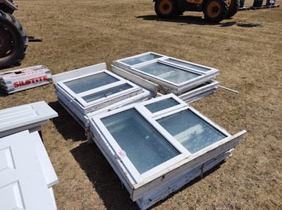 Lot 363 - Qty of Windows