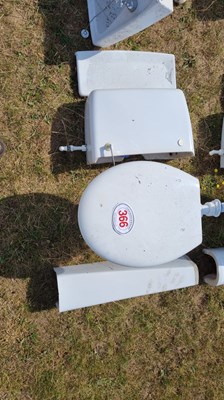 Lot 366 - WC