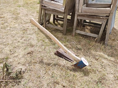 Lot 394 - Axe and Splitter