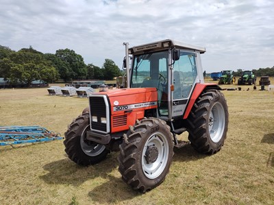 Lot 409 - Massey Ferguson 3070 Tractor Reg. J920 PEG...