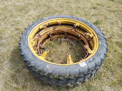 Lot 695c - Qty of Rowcrop Wheels