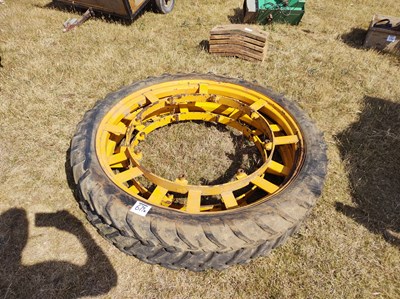 Lot 679a - 2 x Set of Row Crop Wheels 6.5 x 44 / 6.5 x 48