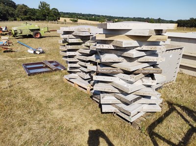 Lot 733b - Qty of grip water tank panels