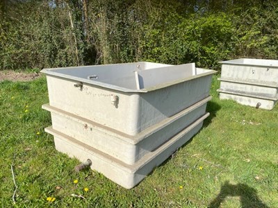 Lot 733d - 1000 Gallon water tank