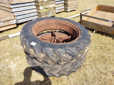 Lot 679 - Set of dual wheels for Ford 4000