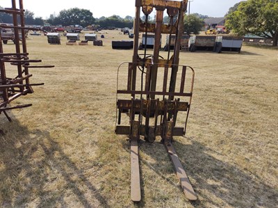 Lot 672 - 1.5t Cameron Gardener Forklift