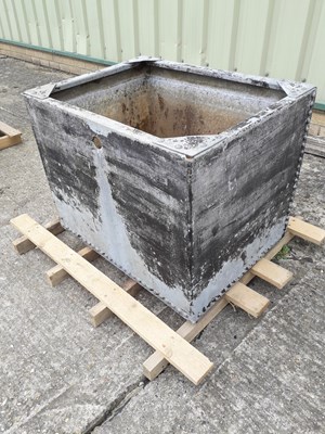 Lot 713 - 50 gallon galvanised water tank