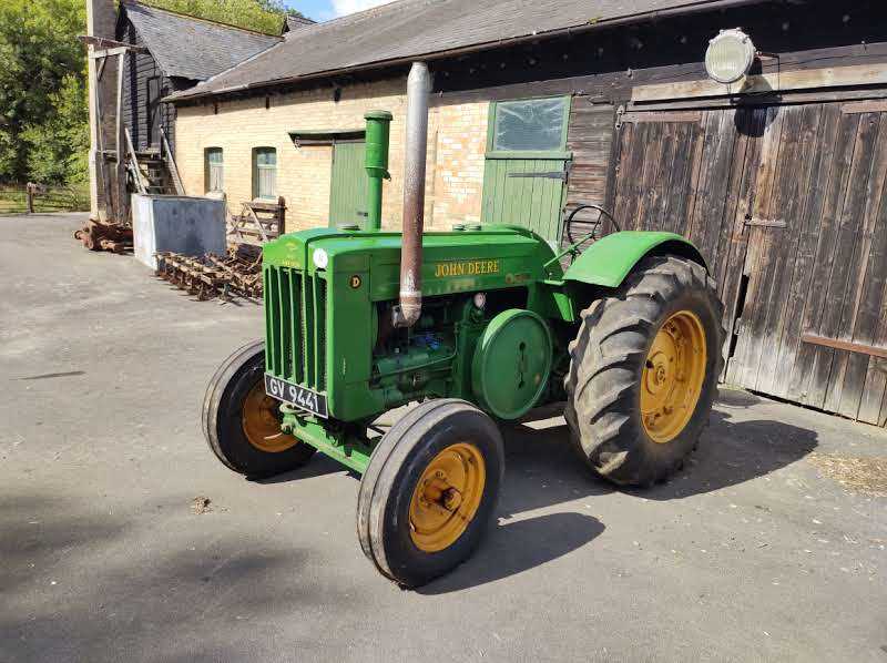 Lot 34 - John Deere Series D Tractor. All in working...