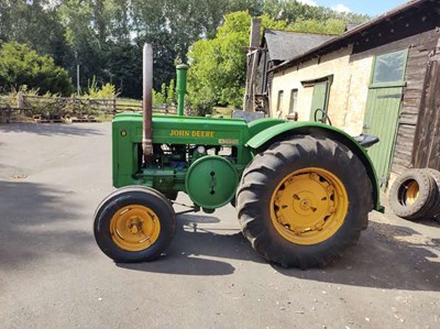 Lot 34 - John Deere Series D Tractor. All in working...