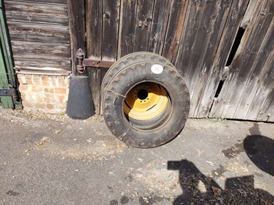Lot 34 - John Deere Series D Tractor. All in working...