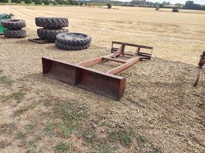 Lot 9 - Grain Pusher