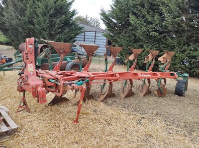 Lot 15 - Kvernaland 6 furrow reversible plough (Year:...