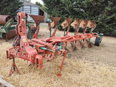 Lot 15 - Kvernaland 6 furrow reversible plough (Year:...