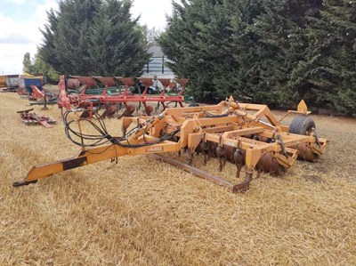 Lot 14 - 4m Simba hydraulic folding top tilth (2003)