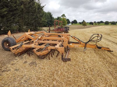Lot 14 - 4m Simba hydraulic folding top tilth (2003)