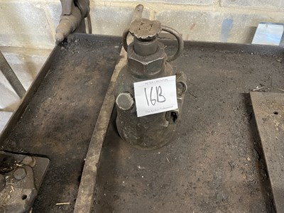 Lot 16b - Bottle Jack