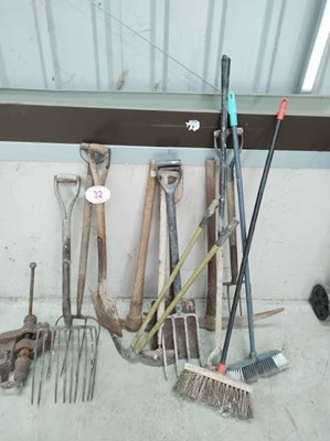 Lot 32 - Qty of Wooden Hand Tools and Qty of Hand Tools