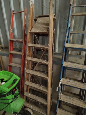 Lot 26 - 2x Wooden Step Ladder
