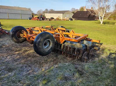Lot 48 - Galucho 4.6m Trailed Soil Press with Levelling...