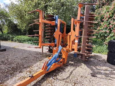 Lot 48 - Galucho 4.6m Trailed Soil Press with Levelling...