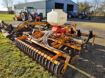 Lot 49 - Simba X Press 3m with 5 Leg ST Bar and Stocks...