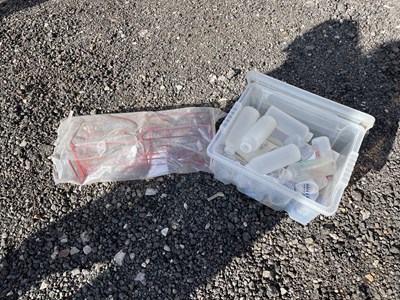 Lot 16a - Qty of Plastic Sheep Bottles with Bottle Rack