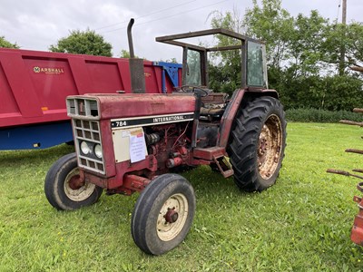 Lot 75 - International 784 Tractor (1978) PTO not in...