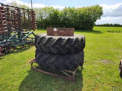 Lot 78 - Stocks Dual Wheels 20.8/38