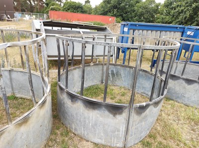 Lot 35 - Ring Feeder