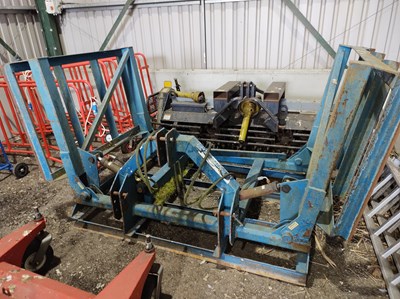 Lot 87 - Flemming Hydraulic Folding Flat Bar Levelling...