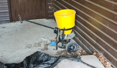 Lot 81 - Pedestrian Spreader