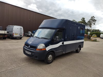Lot 140 - Renault Horsebox (2005) 62,508 Miles Reg No....